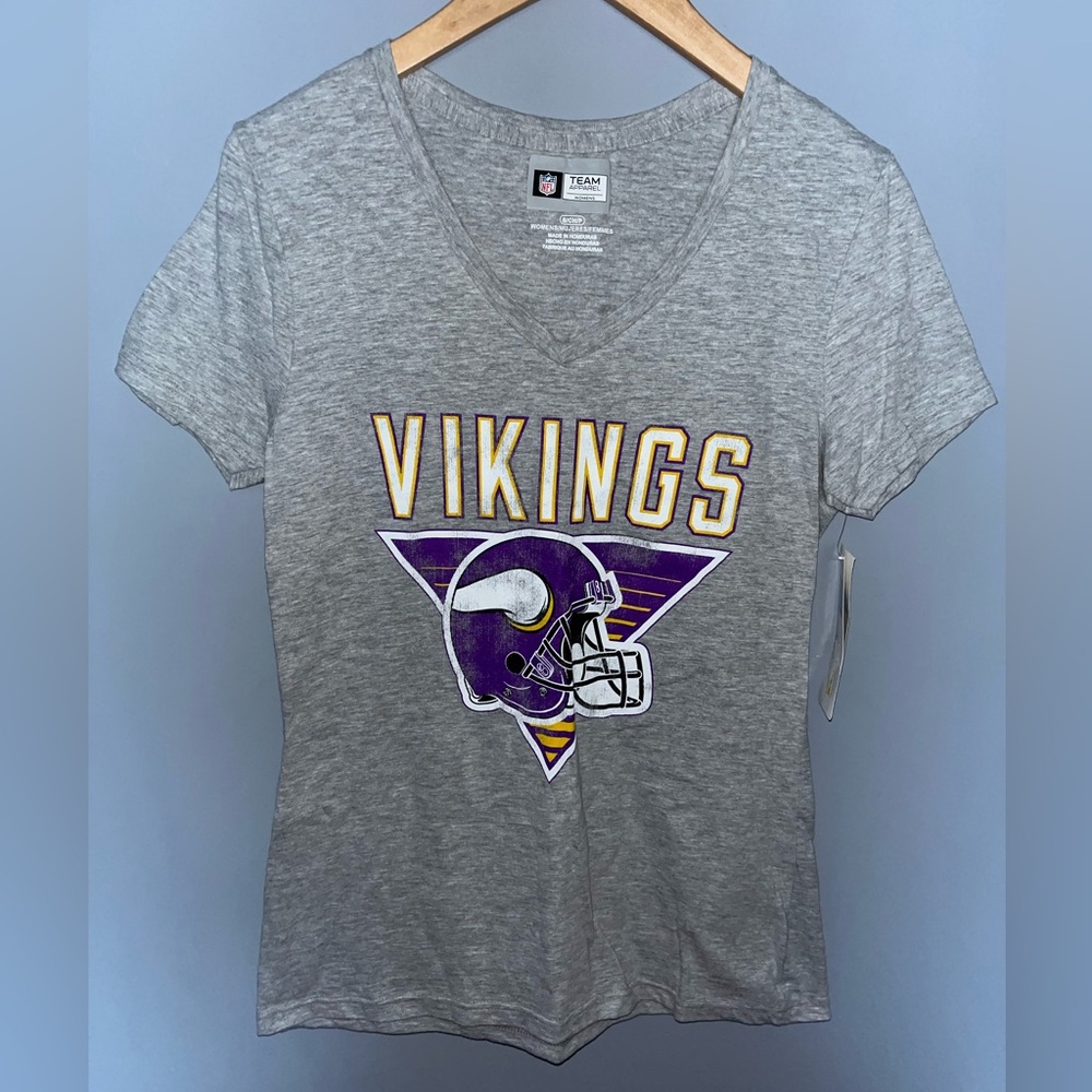 Minnesota Vikings NWT Graphic Shirt